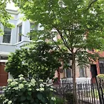 3-Bedroom House With Cute Patio Explore Dc On Foot