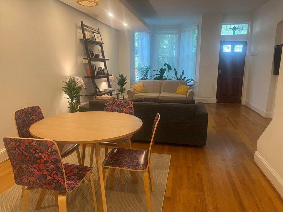 3-bedroom House With Cute Patio Explore Dc On Foot Villa Washington