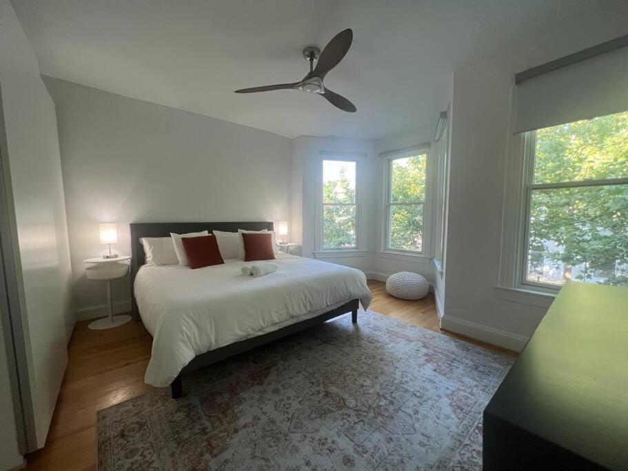 3-bedroom House With Cute Patio Explore Dc On Foot * Washington