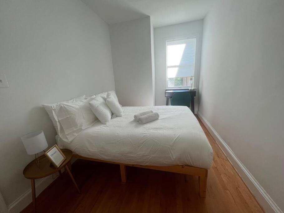 3-bedroom House With Cute Patio Explore Dc On Foot * Washington