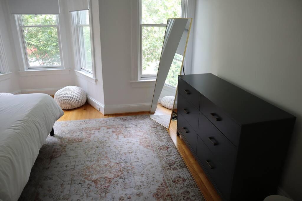 Villa 3-bedroom House With Cute Patio Explore Dc On Foot